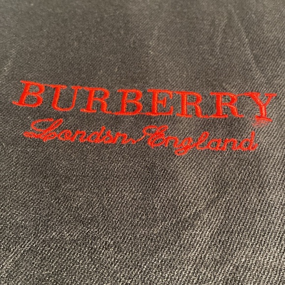 Burberry Cashmere Scarf - Picture 4 of 4